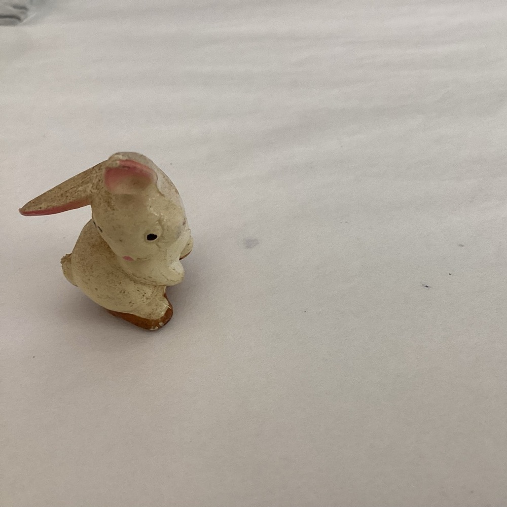 Vintage clay bunny, pre-owned. With an interesting face(eyes). CUTE.
